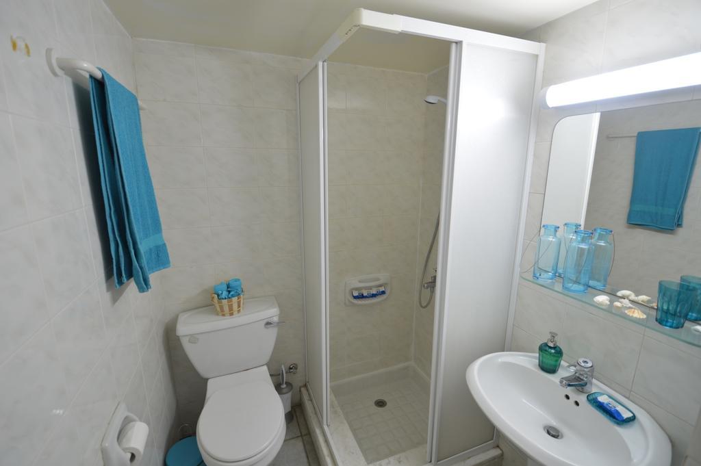 Krasas Beach Apartment Rentals 라르나카 객실 사진